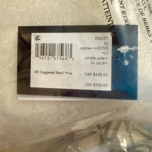 Kate Spade Liv Crinkle Patent Shoulder Bag Cashew Milk | 3D Rose | NWT - Picture 9 of 9